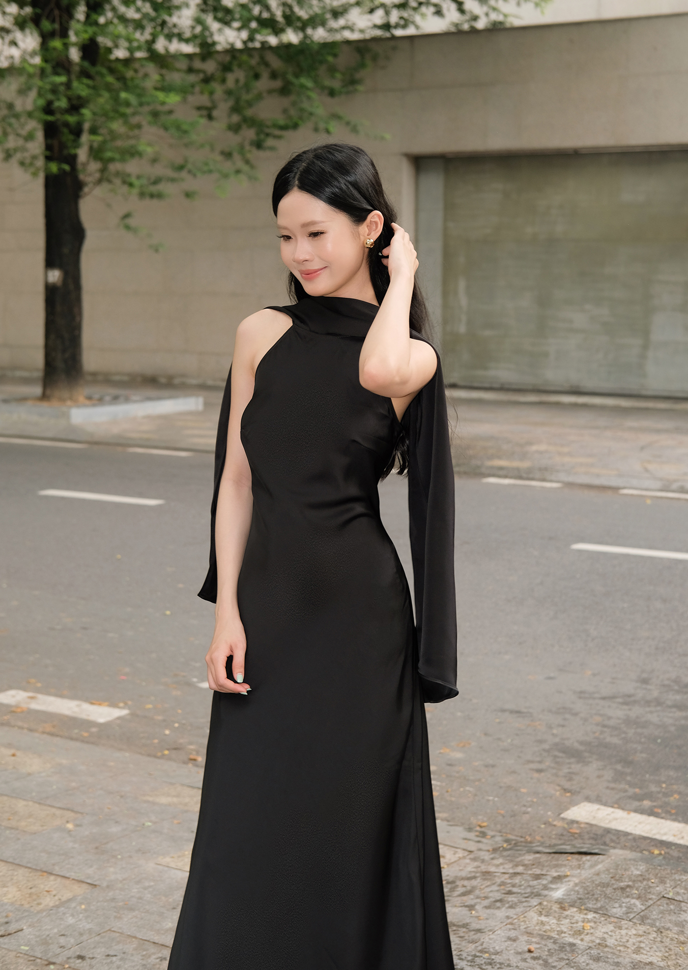 Alternative view of Elen Maxi Dress - Silk - Black