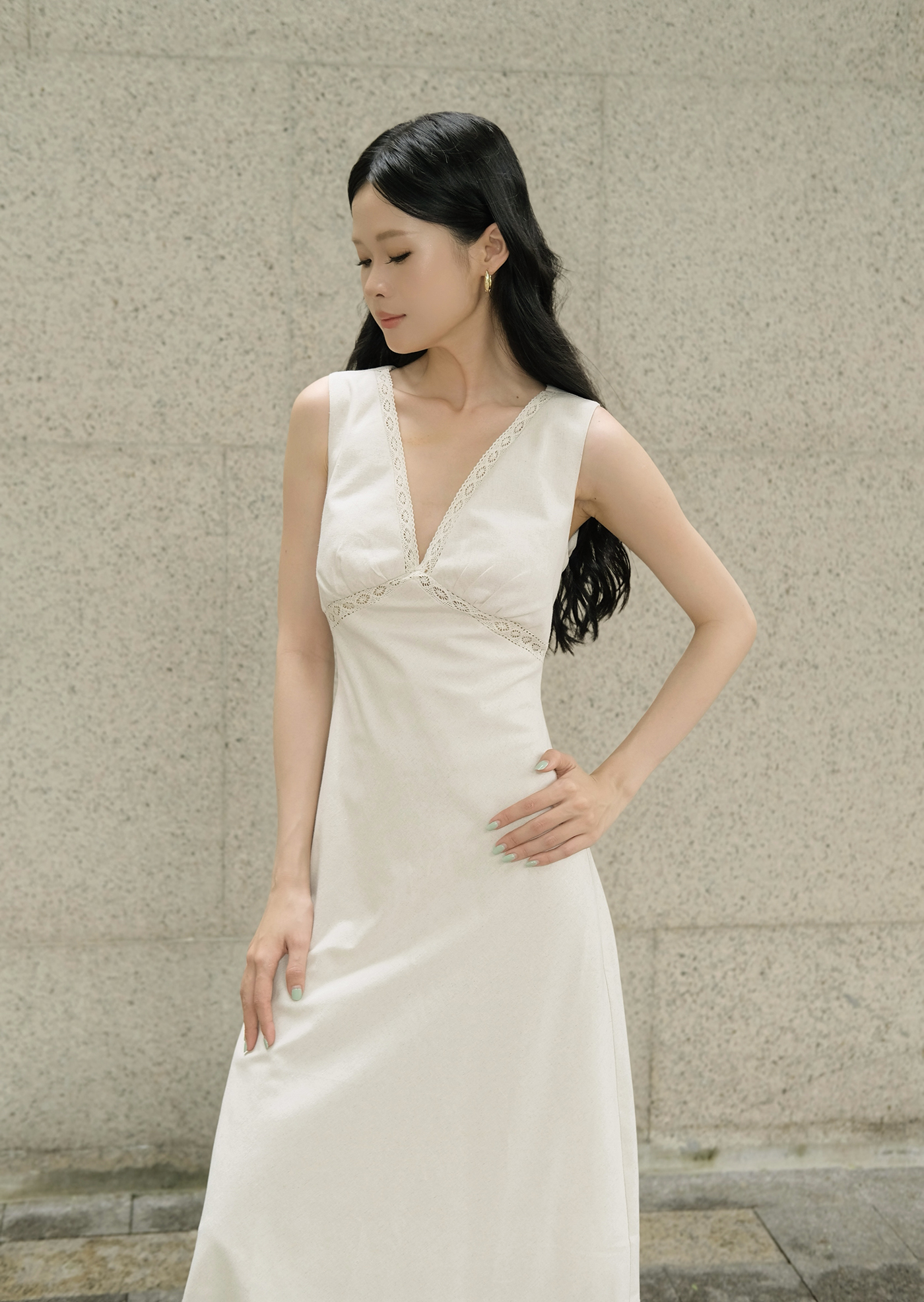 Alternative view of Nami Midi Dress - Linen - Beige